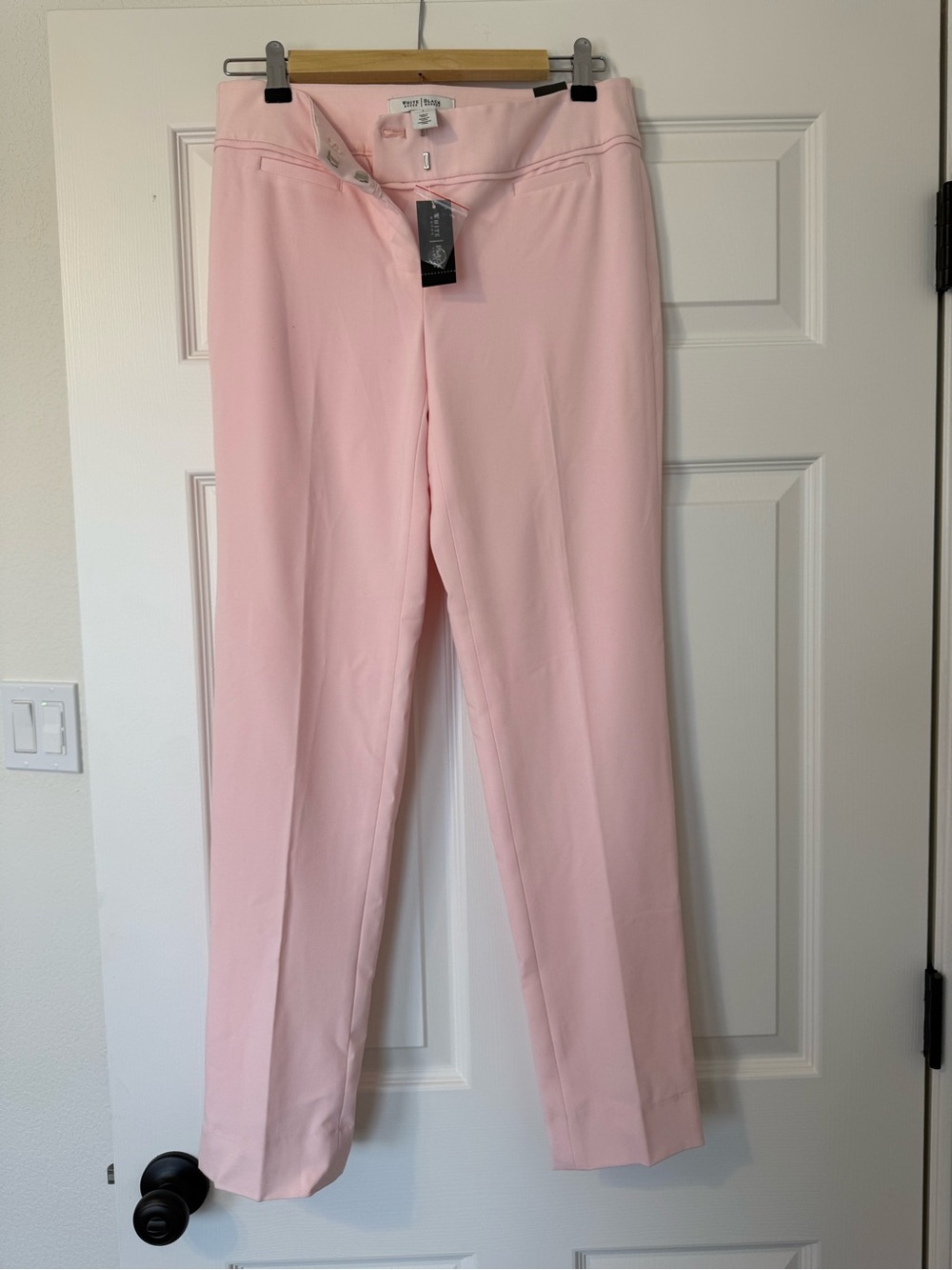White House Black Market Pale Pink Snls Slim pant. Color Roccoco. NWT